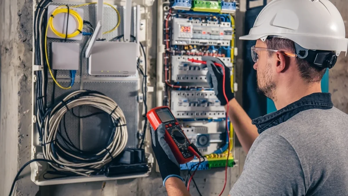 Blackout als Wirtschaftskrise: Wer bringt das Netz wieder zum Laufen?